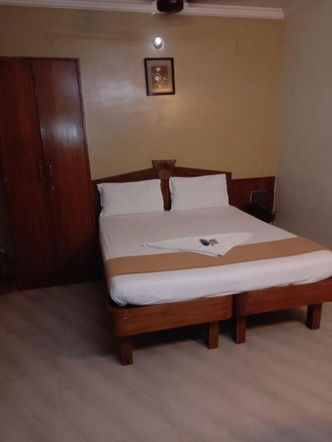 Central Residency Hotel Chennai Exterior photo